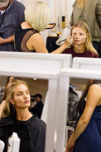 Look 14